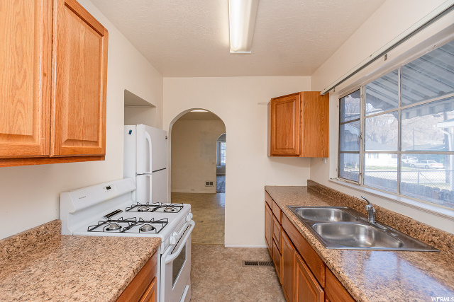 329 E 8th St S, Ogden, UT 84404 — photo 11
