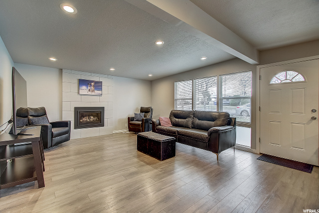 911 E Carnation Dr, Sandy, UT 84094 — photo 8