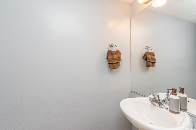 2372 S Liberty Ave E, Ogden, UT 84401 — photo 11
