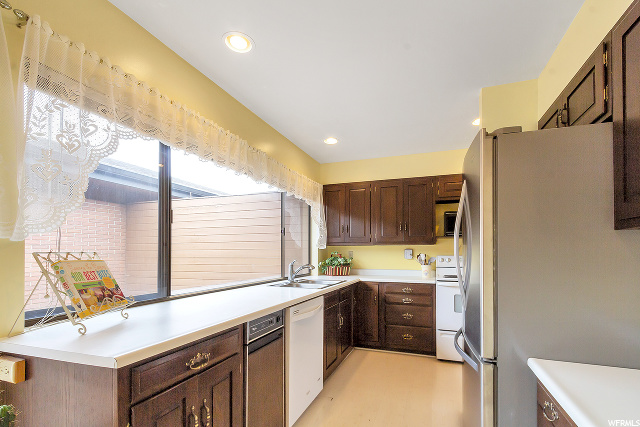 2155 S Ridgewood Way E, Bountiful, UT 84010 — photo 5