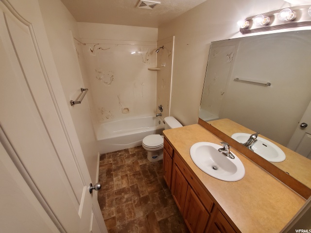1649 N 2400 W, Clinton, UT 84015 — photo 10