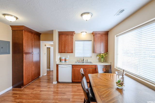 5752 S Hillside Dr E, Murray, UT 84107 — photo 9