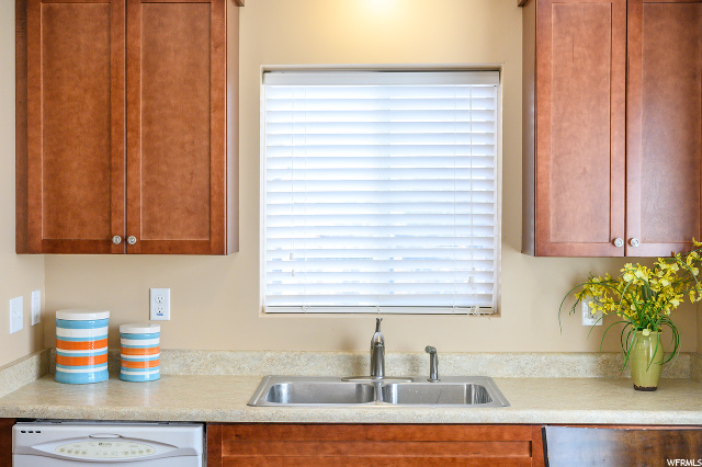 5752 S Hillside Dr E, Murray, UT 84107 — photo 11