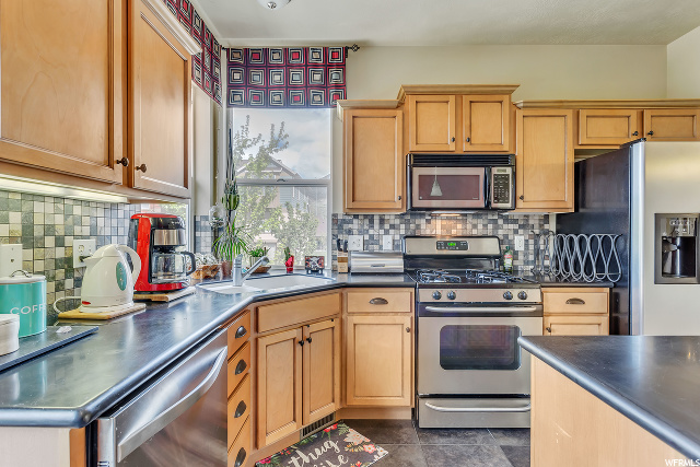 936 Spring Creek Dr, Farmington, UT 84025 — photo 3