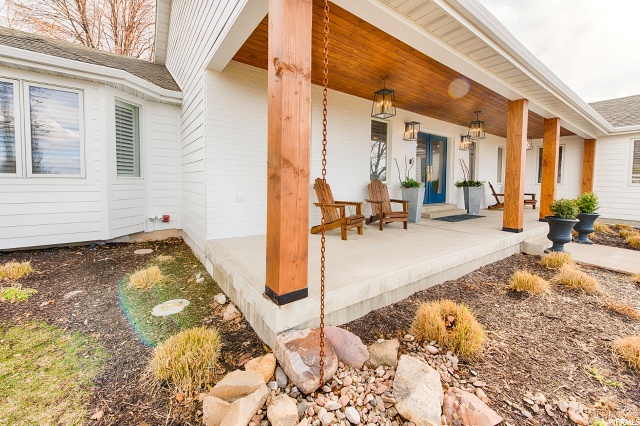 410 Hillsborough Dr, Providence, UT 84332 — photo 2