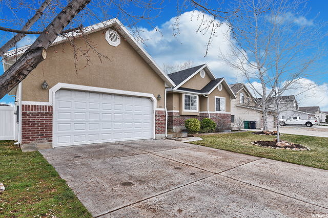 686 E 2050 S, Clearfield, UT 84015 — photo 2