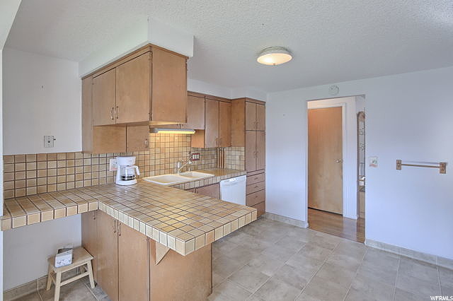 6843 S 500 E, Midvale, UT 84047 — photo 10