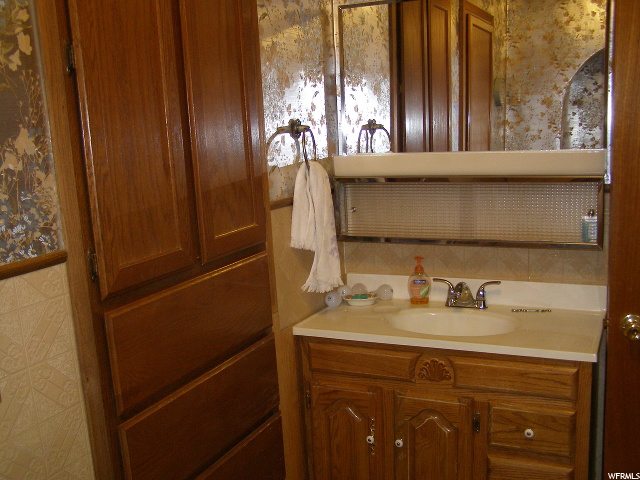 285 N Main St, Hinckley, UT 84635 — photo 9