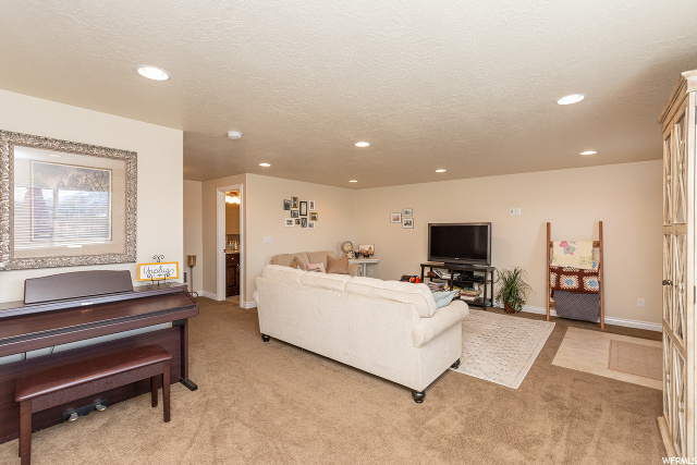 1796 E Whitetail Dr, Layton, UT 84040 — photo 11