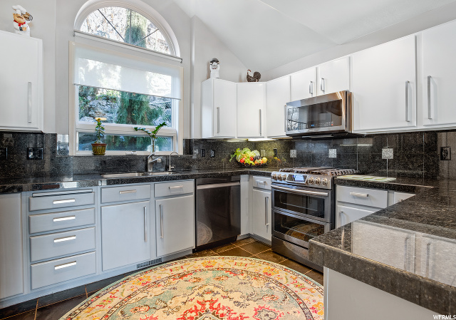 3547 S 400 E, Bountiful, UT 84010 — photo 9