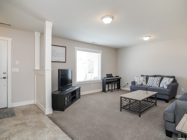 928 Willow Brook Ln, Pleasant View, UT 84414 — photo 3