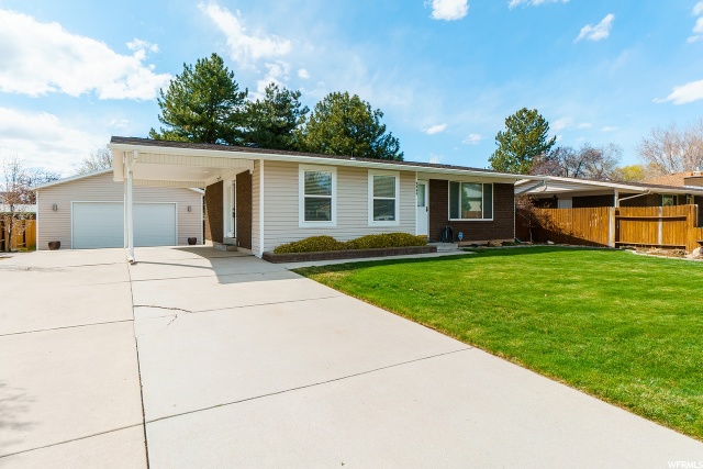 9864 S Darin Dr, Sandy, UT 84070 — photo 2