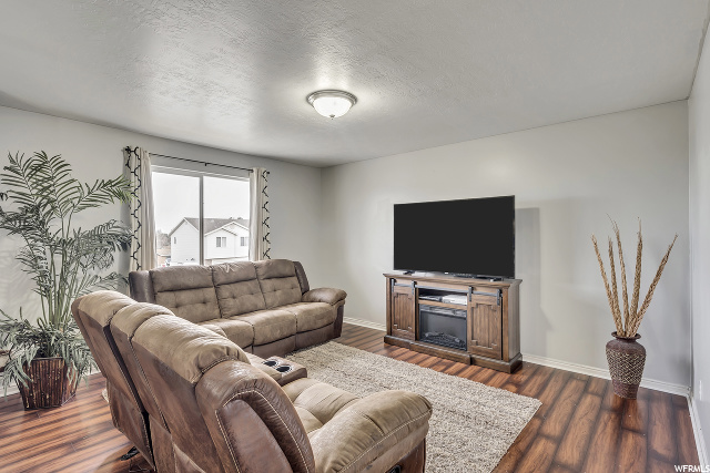2072 N 550 W, Clinton, UT 84015 — photo 3