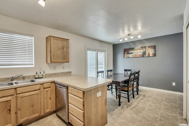2072 N 550 W, Clinton, UT 84015 — photo 8