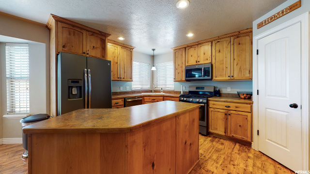 858 S 100 W, Mona, UT 84645 — photo 9