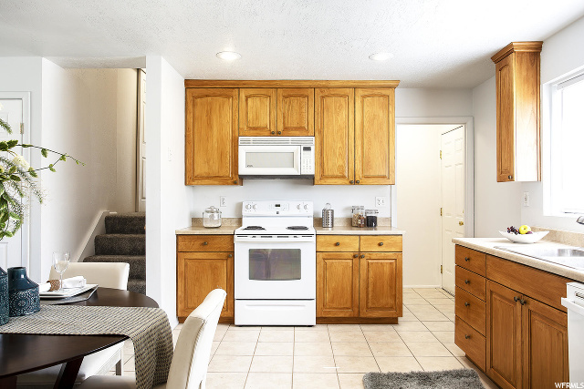 10049 S Flint Dr E, Sandy, UT 84094 — photo 9