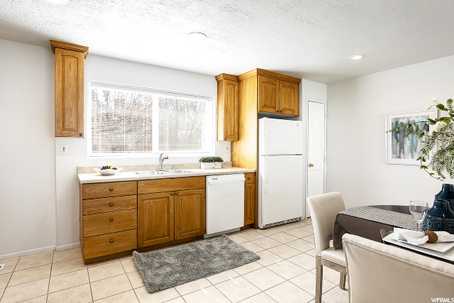 10049 S Flint Dr E, Sandy, UT 84094 — photo 10