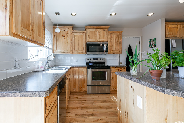 971 Henderson Dr, Ogden, UT 84404 — photo 4