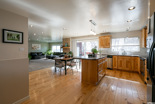 971 Henderson Dr, Ogden, UT 84404 — photo 2