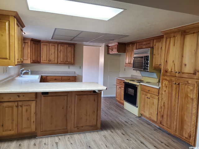 8837 S 1700 E, Sandy, UT 84093 — photo 9