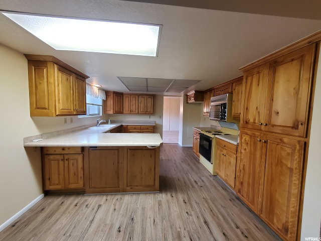 8837 S 1700 E, Sandy, UT 84093 — photo 10