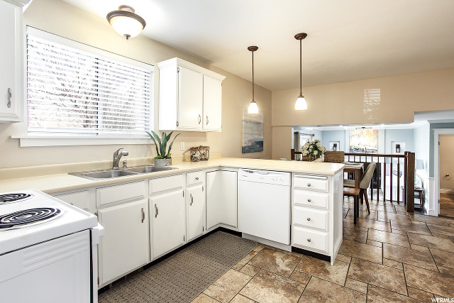 2161 E Laver Ct, Sandy, UT 84092 — photo 9
