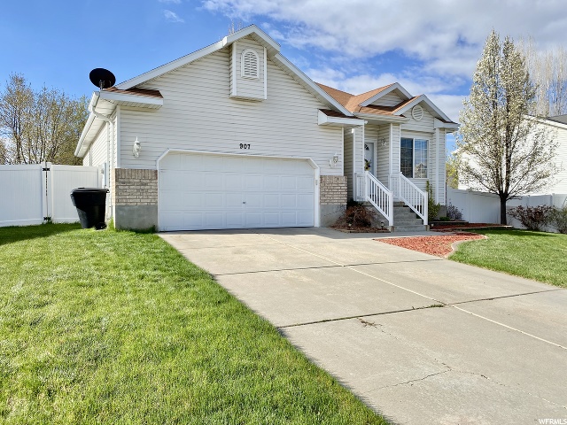 907 W 1520 N, Clinton, UT 84015 — photo 2