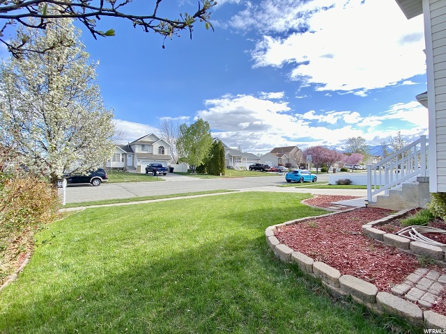 907 W 1520 N, Clinton, UT 84015 — photo 4