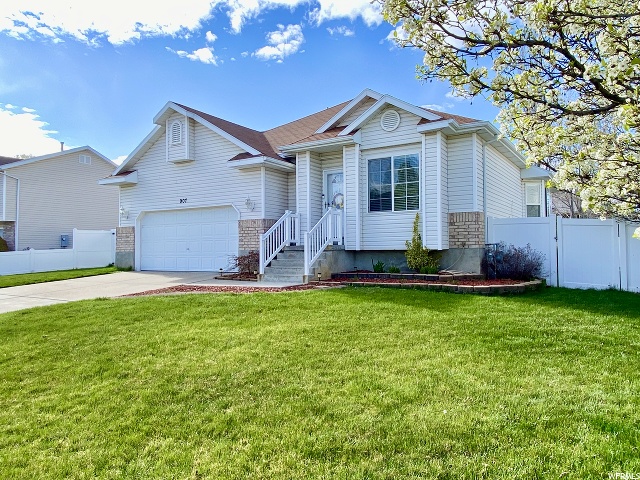 907 W 1520 N, Clinton, UT 84015 — photo 3