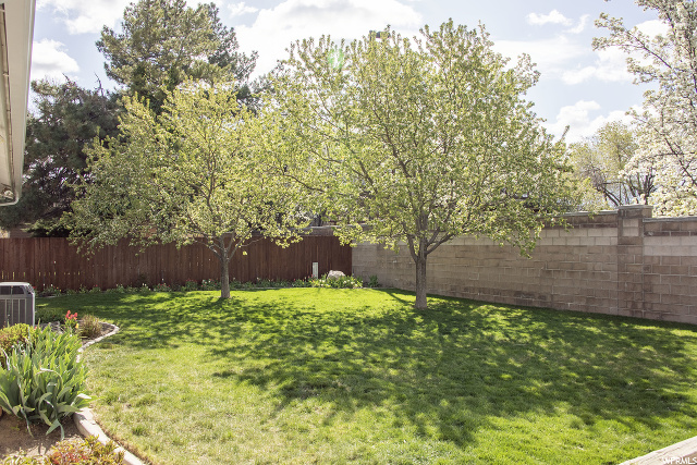 866 E Grenoble Dr, Midvale, UT 84047 — photo 9