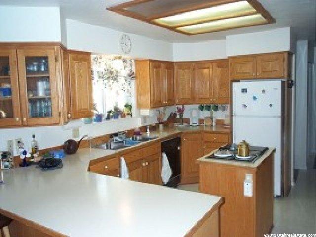 10927 Lostwood Dr, Sandy, UT 84092 — photo 3