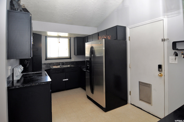 928 S 225 E, Layton, UT 84041 — photo 6