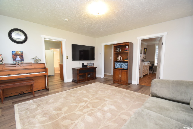 1085 S Orchard Dr E, Bountiful, UT 84010 — photo 2