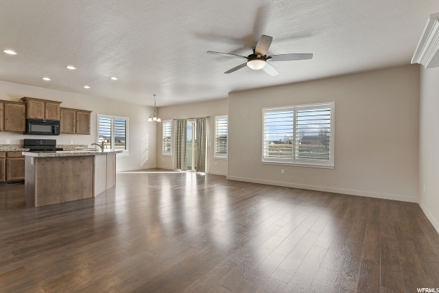 1084 E Searle Ln, Eagle Mountain, UT 84005 — photo 2