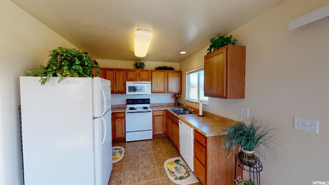 689 E 1400 S, Vernal, UT 84078 — photo 6