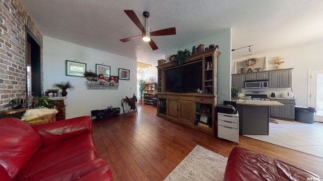 402 N 2720 E, St. George, UT 84790 — photo 6