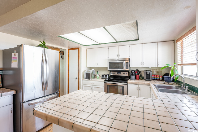 416 S 975 E, Layton, UT 84041 — photo 8