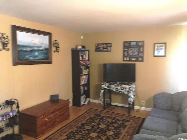 609 E Maple Dr, Clearfield, UT 84015 — photo 2