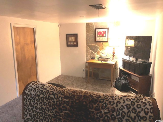 609 E Maple Dr, Clearfield, UT 84015 — photo 11