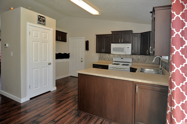 288 W 25 S, Clearfield, UT 84015 — photo 8