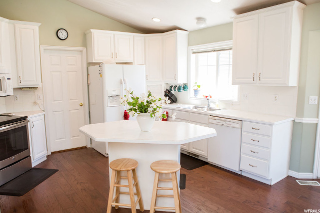 810 E 2100 N, North Logan, UT 84341 — photo 2
