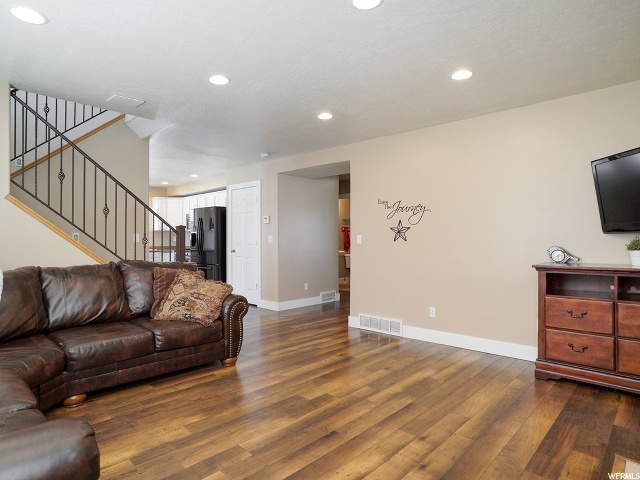 2469 W 1340 N, Clinton, UT 84015 — photo 7