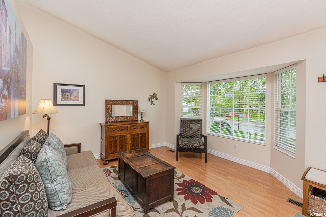 571 S 900 E, Layton, UT 84041 — photo 3