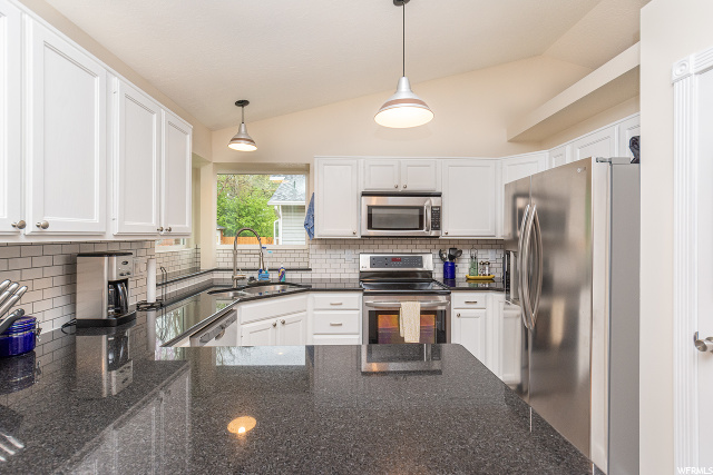 571 S 900 E, Layton, UT 84041 — photo 8