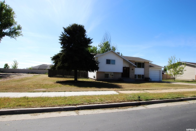 951 N 1235 W, Clinton, UT 84015 — photo 2