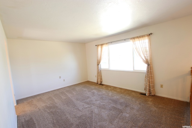 951 N 1235 W, Clinton, UT 84015 — photo 4