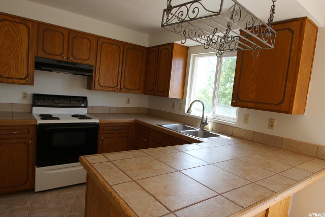 951 N 1235 W, Clinton, UT 84015 — photo 9