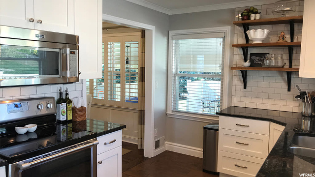 698 W 3500 S, Bountiful, UT 84010 — photo 2