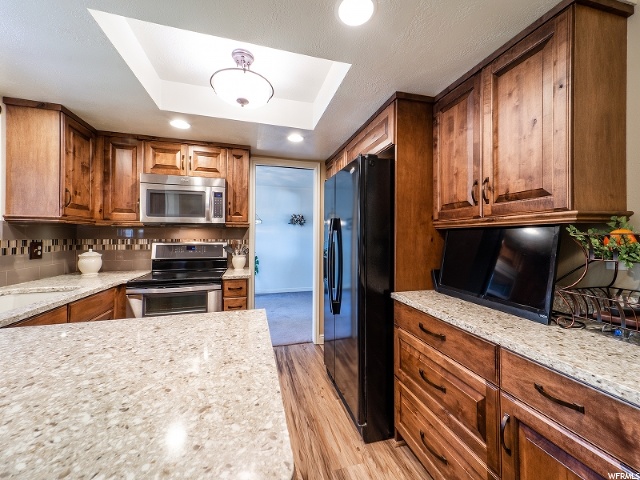 512 W Heritage Dr, Bountiful, UT 84010 — photo 3