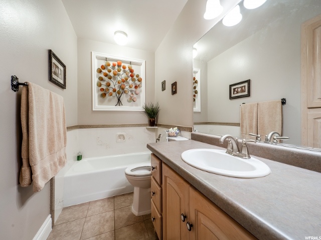 512 W Heritage Dr, Bountiful, UT 84010 — photo 9